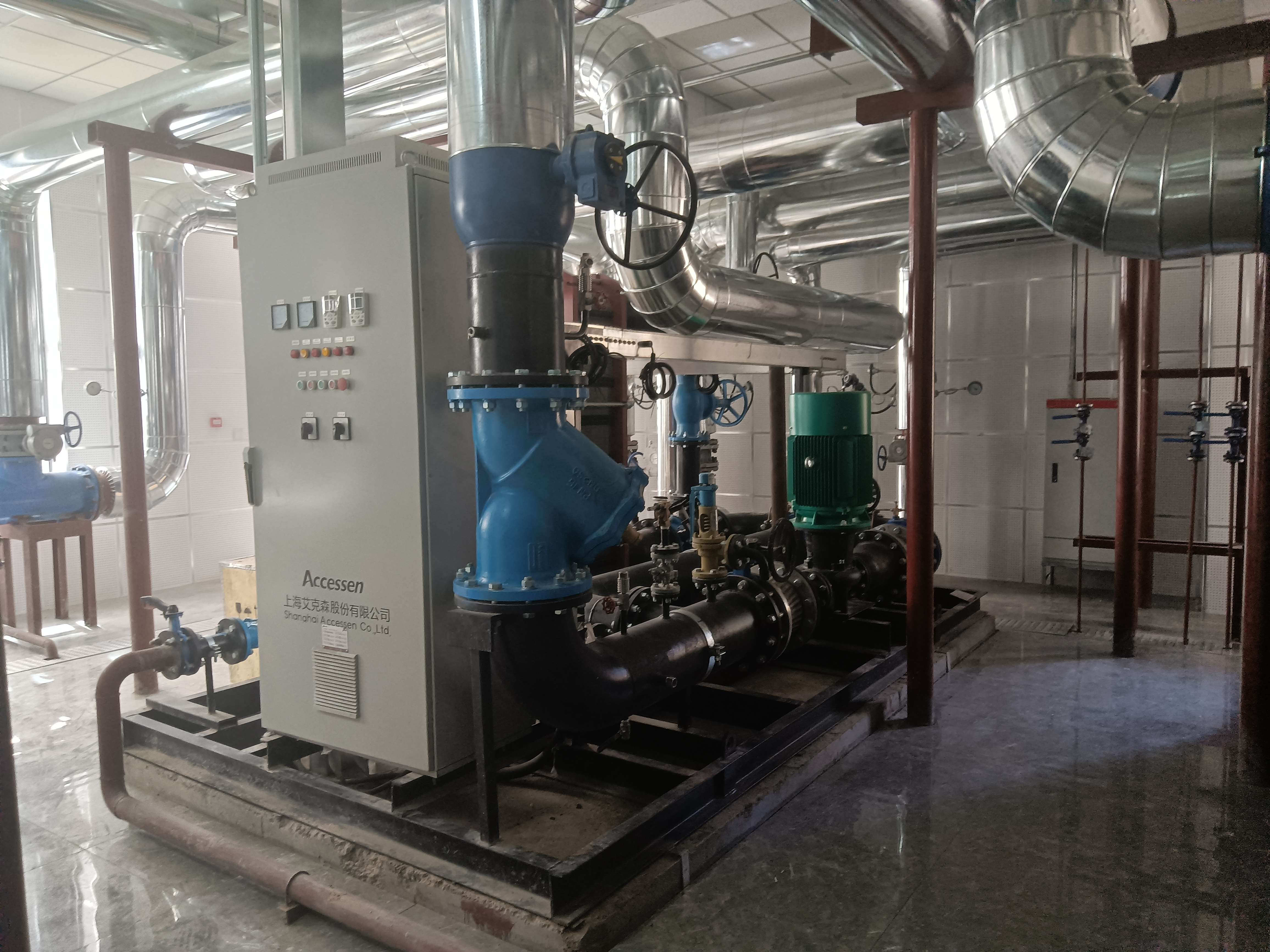 A . 內蒙古呼和浩特金地名峰-1